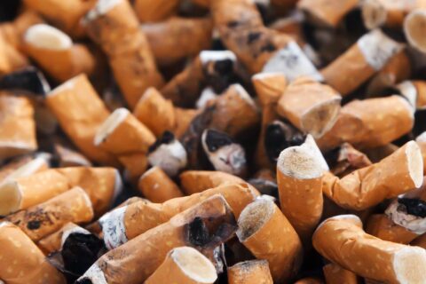 Jak skutecznie zamaskować zapach papierosowego dymu