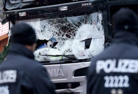 Znane są dane zamachowcy z Berlina.  Trwa szturm policji na ośrodek dla uchodźców