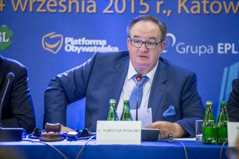 Co PiS obiecało Saryusz-Wolskiemu? Dotacje dla jego fundacji i miejsce na liście wyborczej PiS