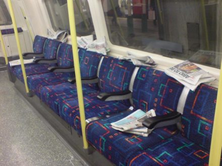 Bakterie „zamieszkujące” londyńskie metro mogą zagrażać zdrowiu podróżnych. Sprawdź która linia jest najbrudniejsza