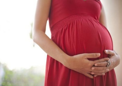 Kara więzienia i chłosta za ciążę, czyli prawo Zinatu, bezprawnego związku dwóch osób [Video]
