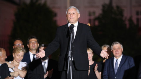 Ks. Stanisław Walczak do Kaczyńskiego: No  cóż, już tatuś nas ostrzegał… A za mało lał cię po gołym tyłku!