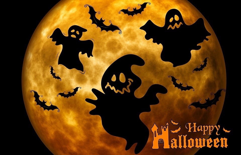 Czczenie pamięci o zmarłych w różnych kulturach ma różne oblicze. W Anglii i Stanach Zjednoczonych jet to Halloween, w Polsce były to Dziady.
