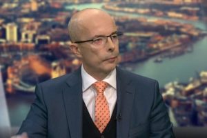Jonathan Knott: Cenimy to, co wnoszą do Wielkiej Brytanii obywatele krajów "27", w tym Polacy. Fot. screenshot TVN24 Bis