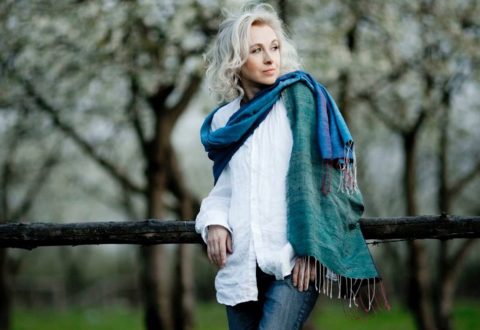 Manuela Gretkowska: Nie potrzeba wielkich haseł, jedno, wspólnie wykrzyczane pod sejmem „Wypierr …ć !!!” wystarczy.