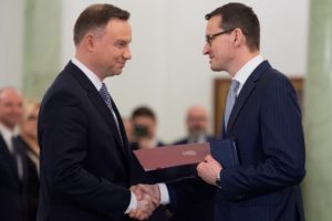 Ogromne odprawy dla "odchodziących" ministrów rządu Szydło