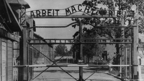 Czy obowiązkowe zwiedzanie obozu w Oświęcimiu może być sposobem na antysemityzm?