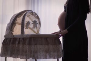 Poród naturalny a cesarskie cięcie – specyfika oraz zagrożenia