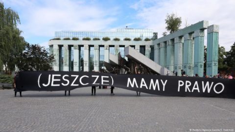 Komisja Europejska przeszła do II etapu postępowania przeciw Polsce w sprawie dyscyplinowania sędziów