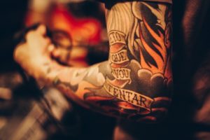 Wszystko o usuwaniu tatuażu