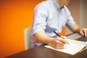 Sposób na zmniejszenie kosztów firmy związanych z kadrami – outsourcing