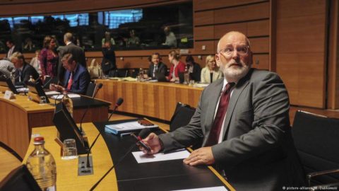 Timmermans: sytuacja w Polsce się pogarsza