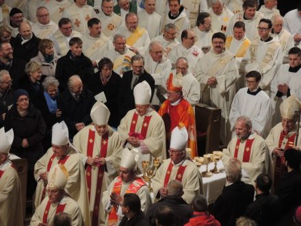 Ks. Stanisław Walczak: Bieda zagląda do Kościoła