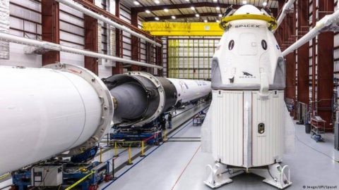 Już w marcu pierwszy próbny lot kapsuły Crew Dragon firmy SpaceX Elona Muska