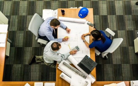 Architekt – czy każdy zarabia po 10 000 zł netto miesięcznie?