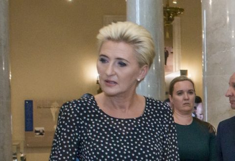 Agata Duda: „Dobrze poznałam środowisko kobiet po przebytych chorobach nowotworowych.” Janina Ochojska: „Pani mąż jest odpowiedzialny moralnie za te przypadki”