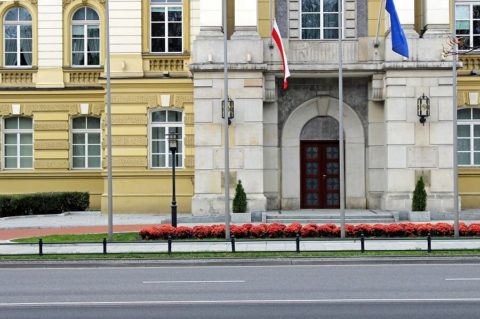 Meżczyzna podpalił się przed siedzibą Kancelarii Premiera