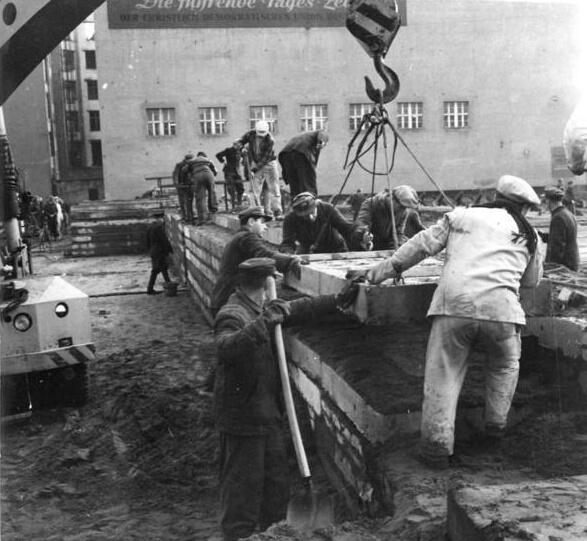 Budowa muru berlińskiego, sierpień 1961