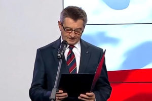 Kuchciński rezygnuje ze stanowiska po aferze z lotami