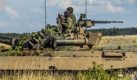 Niemcy i Francja wykluczają Polskę z projektów zbrojeniowych