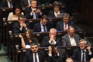 Lichocka pokazała środkowy palec opozycji