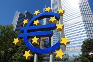 Euro - Pieniądze za praworządność