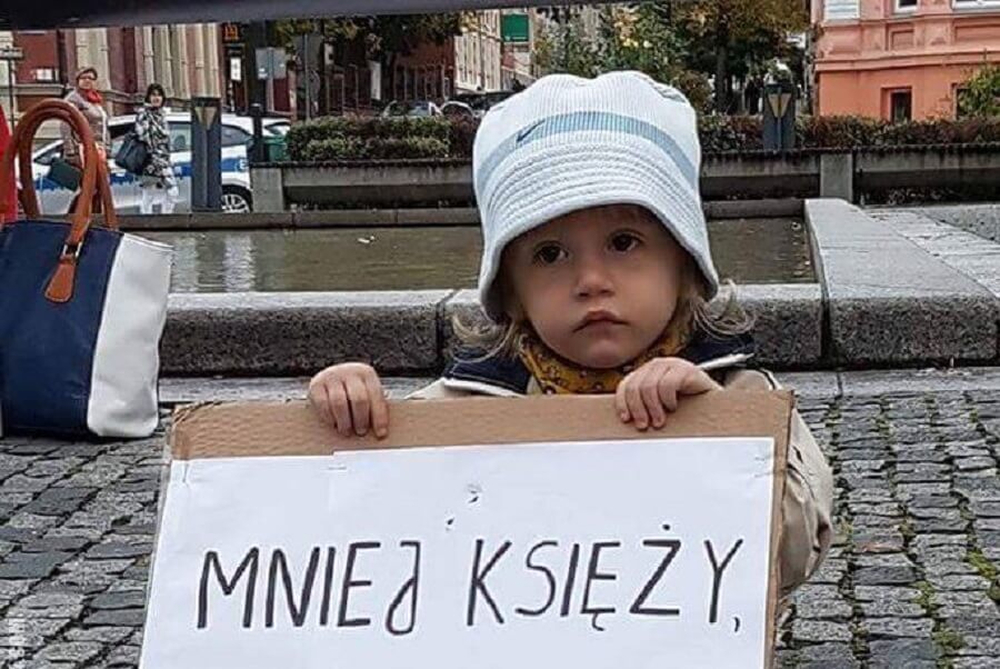 Adam Mazguła: Wiosna się zbliża, PiS-kościół prowadzi agitację wyborczą, porozmawiajmy jednak o naszych dzieciach