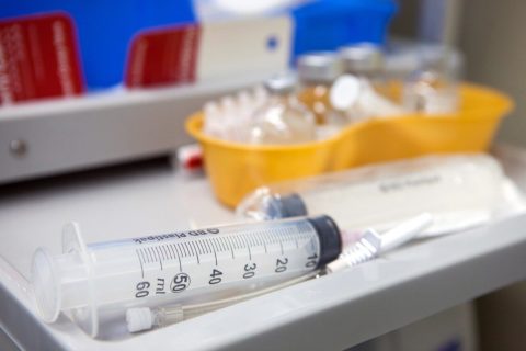 Szczepionki na Covid. Kiedy będą? Kto otrzyma je jako pierwszy? Czy będą obowiązkowe?