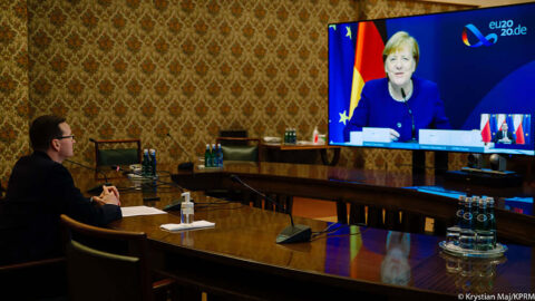 Morawiecki rozmawiał z Merkel. Potwierdził „gotowość do zawetowania budżetu UE”