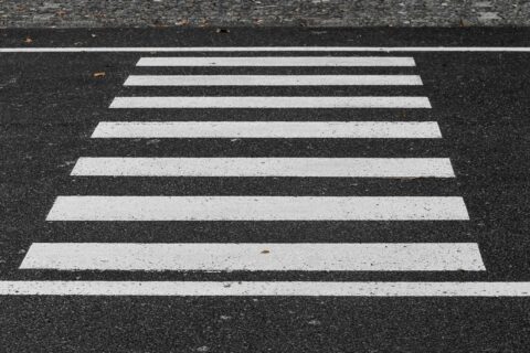 Potrącenie na pasach, a odszkodowanie dla pieszego
