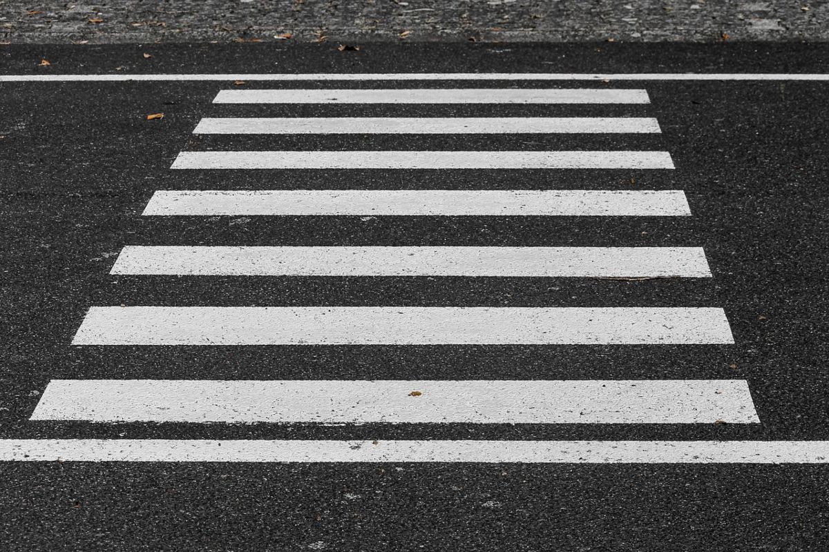 Potrącenie na pasach, a odszkodowanie dla pieszego