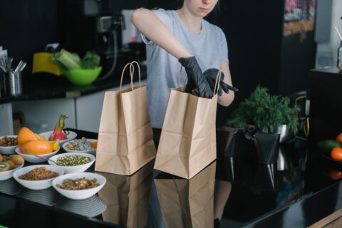 Covid 19 i jego wpływ na branżę restauracyjną – system zamówień online FooDeliver remedium na aktualne problemy