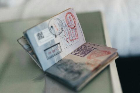 Najsilniejsze paszporty świata. Gdzie w tym rankingu znalazł się polski paszport?