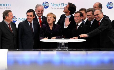 Schröder przed komisją. „FAZ”: brak szacunku dla parlamentu, bezczelność wobec Polski